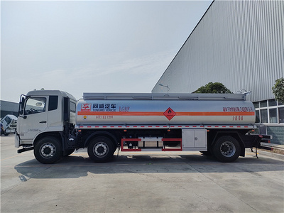 15吨油罐车 国六东风天锦小三轴19.3方碳钢罐运油车参数