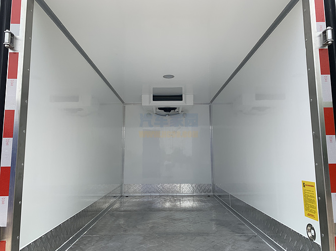 国六开瑞1.5L汽油机3.22米冷藏车图片