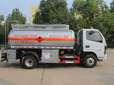 国六4.6方5吨甲醇运输车易燃液体罐式运输车防腐车图片