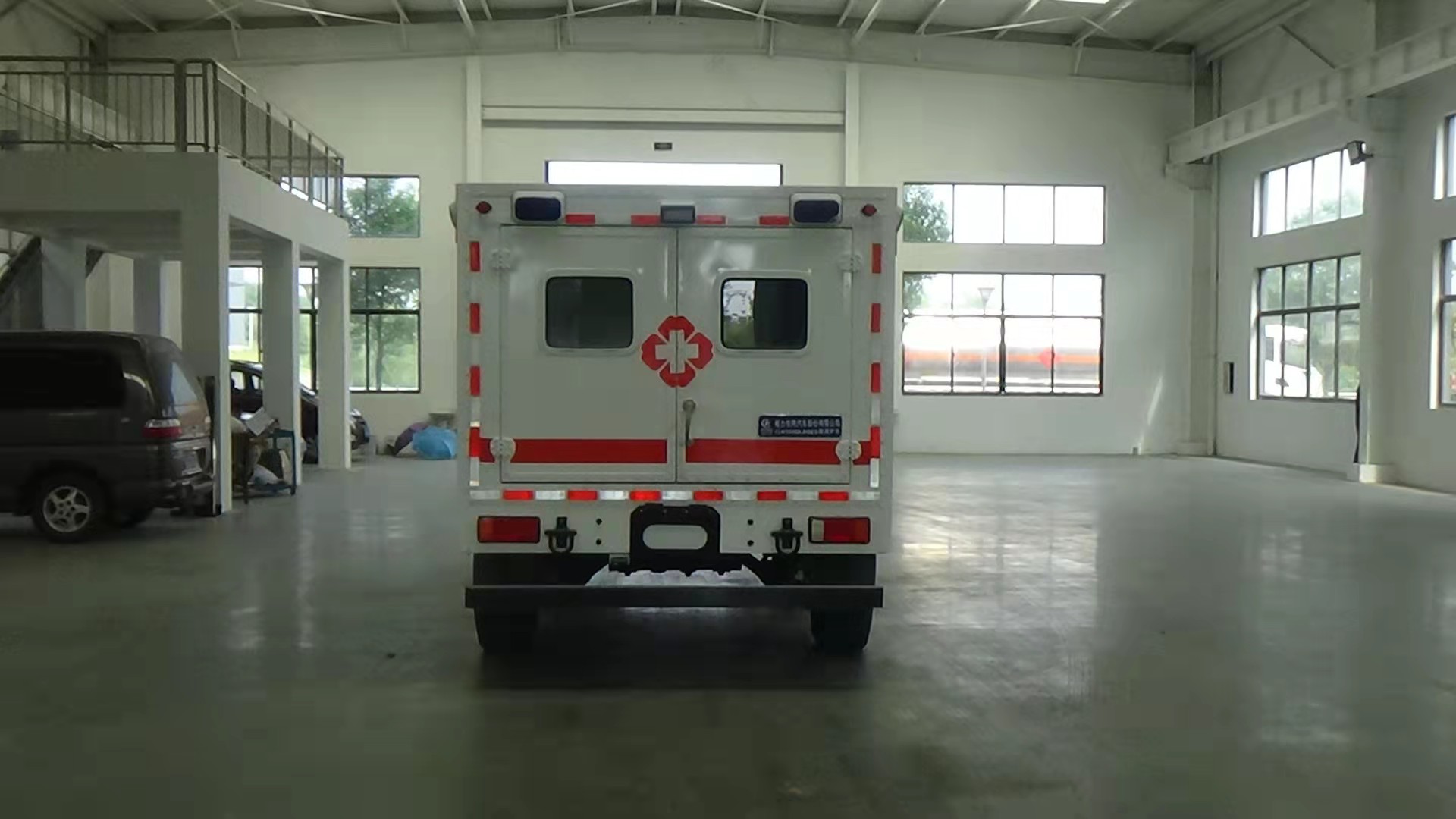 东风猛士越野型救护车图片