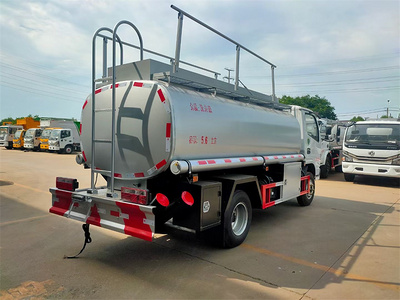 国六5吨普货供液车 5.7方洗井液罐式车 减水剂润滑油运输车图片