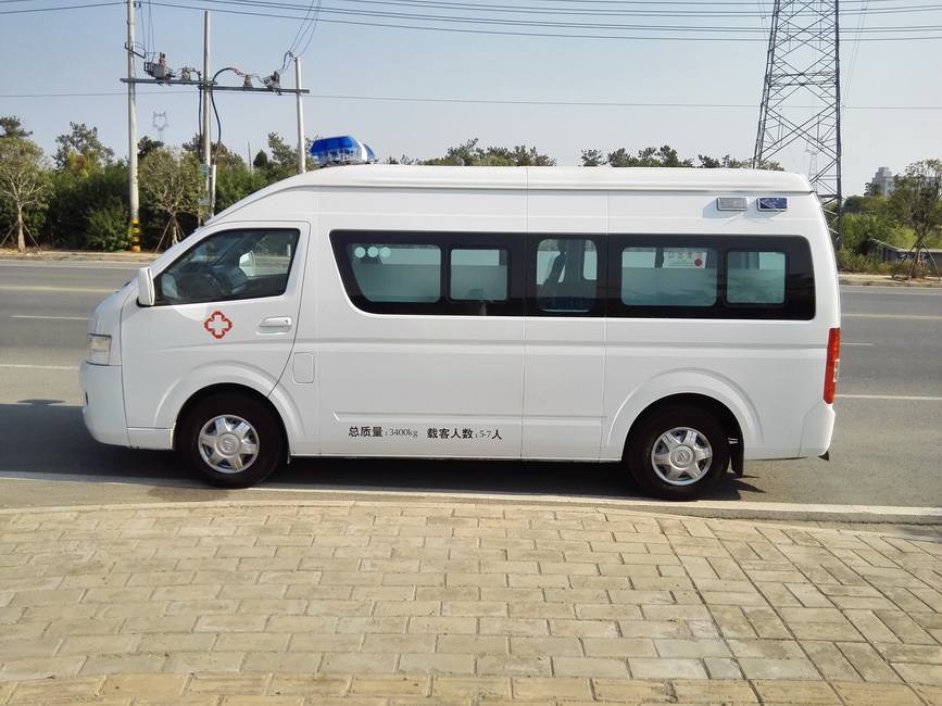 福田G9汽油救护车图片
