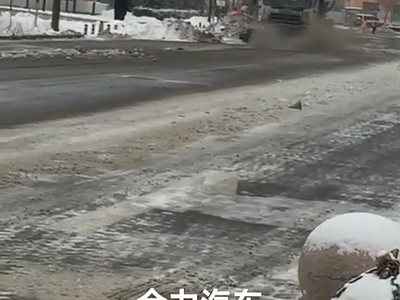 吸污车安装扫雪滚刷马路除雪图片