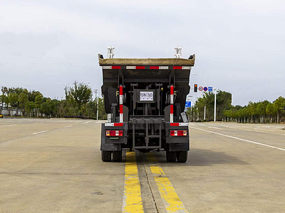 国六长安3-4方自装卸式垃圾车 后装压缩垃圾车图片