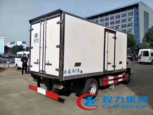 国六东风多利卡4.2米冷藏车图片