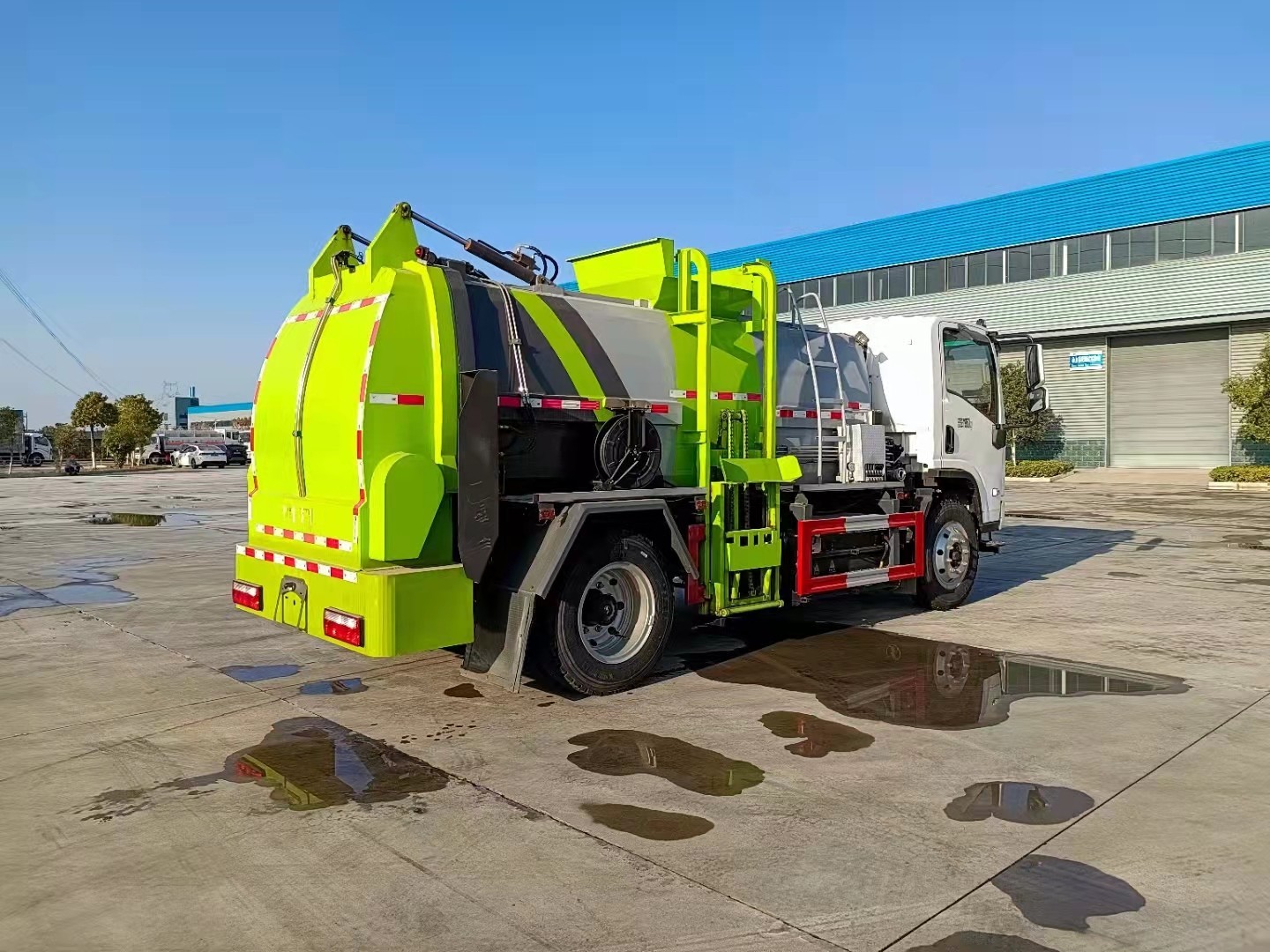轩德E9获评“绿色节能利器”，陕汽商用轩德E9新能源12吨纯电动餐厨垃圾车