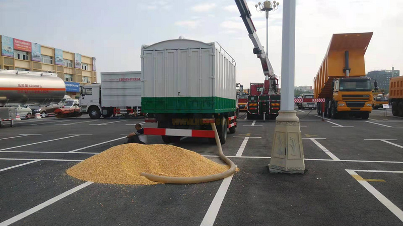 粮食运输车散装粮食自吸车自排车生产厂家图片图片