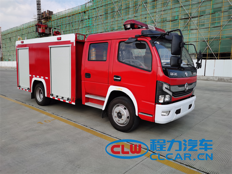 东风多利卡(4吨）水罐消防车