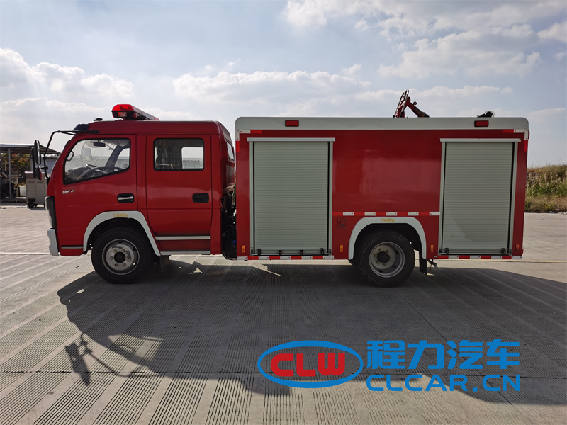 东风多利卡(4吨）水罐消防车