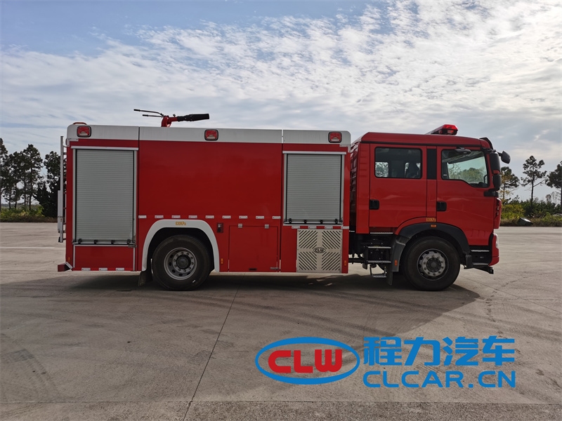 国六重汽豪沃（8吨）水罐消防车