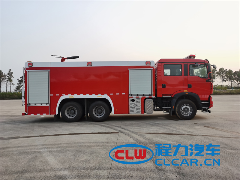 国六重汽豪沃（12吨）泡沫消防车