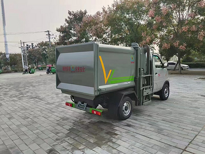 东风小霸王汽油机3.5方挂桶垃圾车报价 图片 配置图片