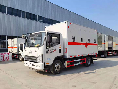 国六​解放虎V4.2米3类易燃液体厢式涂料甲醇乙醇油漆运输车