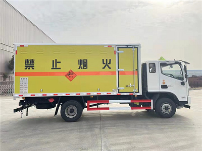 CSC5108XQYB6国六福田欧马可4.8米排半爆破器材运输车图片