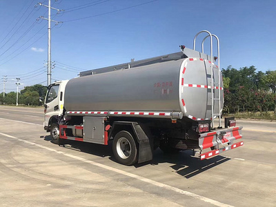 东风12.5方免费送供液设备的食用油罐式运输车