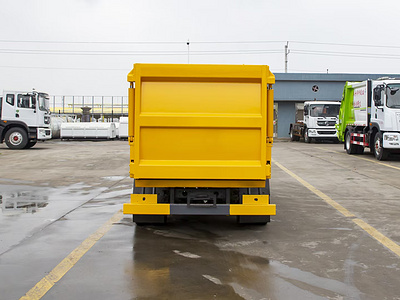 蓝牌凯马挂桶式垃圾车厂家报价约装30桶垃圾压缩车图片图片