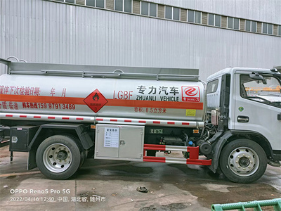 东风福瑞卡8吨油罐车 上户挂靠分期送车一条龙服务图片