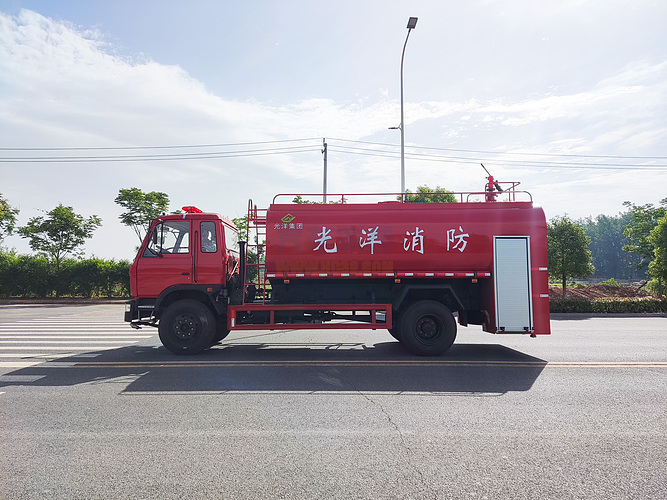 珠海国三12方东风153消防洒水车图片