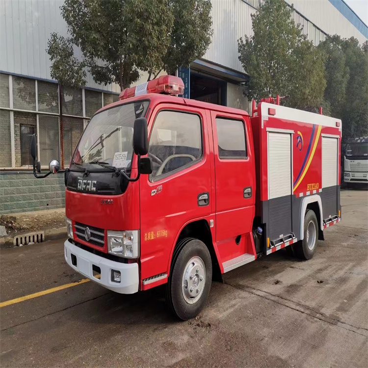 东风多利卡2吨国六水罐消防车