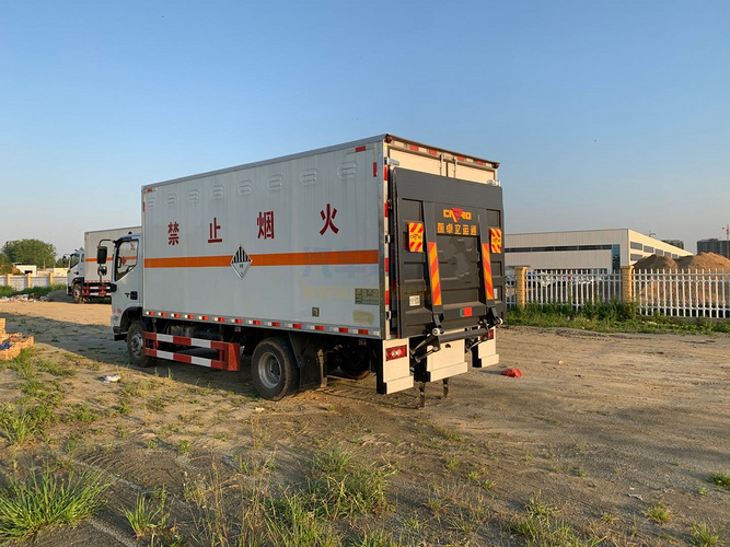 国六福田10吨厢式，欧马可S3危险品运输车图片