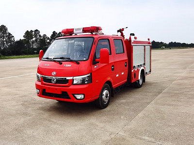 国六东风途逸0.6吨水罐消防车车图片