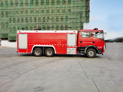 国六豪沃16吨消防车图片