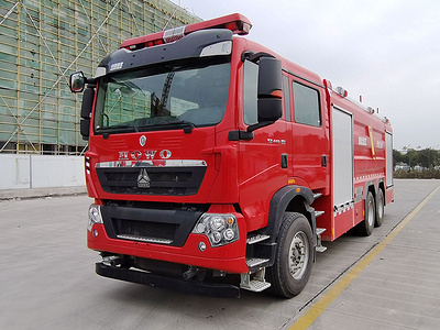 国六豪沃18吨（汉江）消防车图片