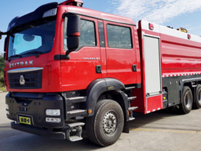 国六汕德卡16吨泡沫消防车（汉江）