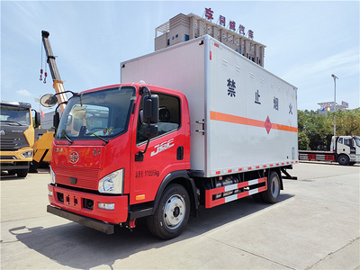 国六解放J6F货厢5.15米易燃液体厢式运输车核载7吨危货车