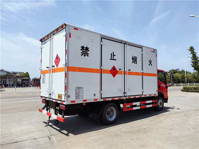 国六解放J6F货厢5.15米易燃液体厢式运输车核载7吨危货车图片