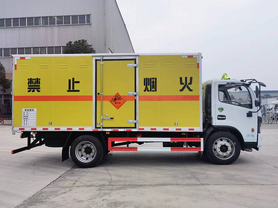 国六东风福瑞卡5米爆破厢式运输车图片