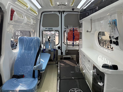 福特V362吸塑一體化救護車圖片