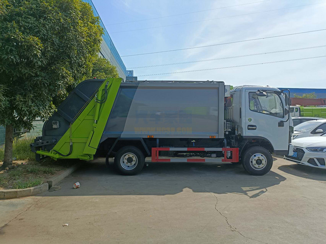 东风福瑞卡压缩式垃圾车价格6方装240升桶约80桶图片图片