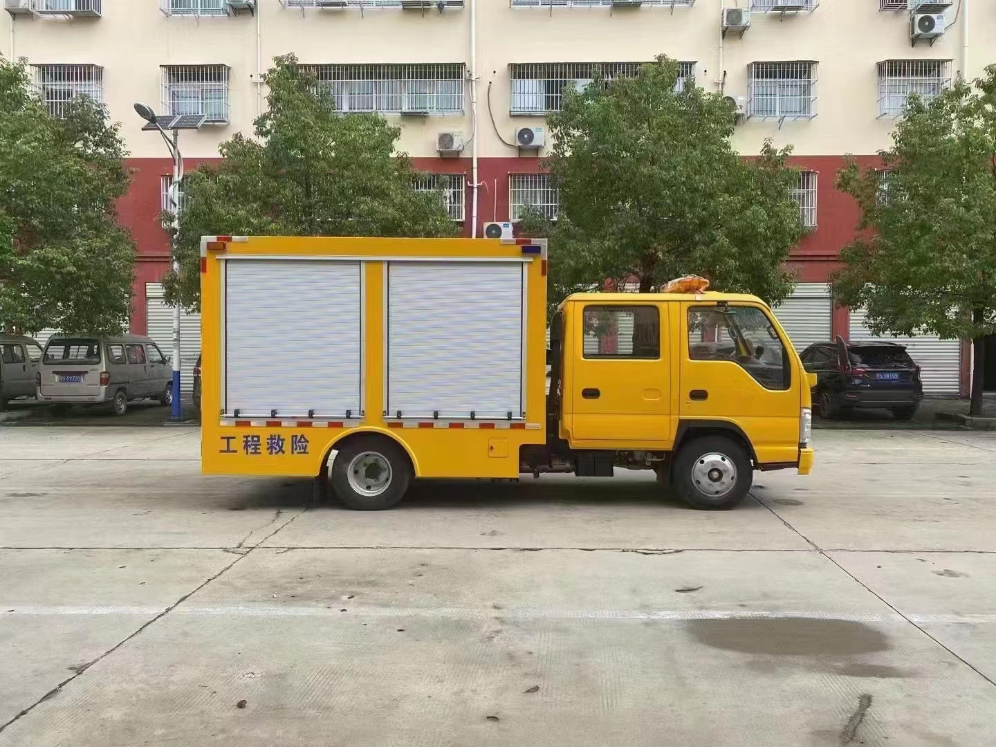 五十铃城市排水救险车图片