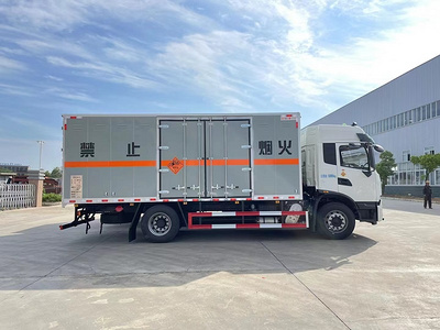 CSC5181XQYD6东风天锦6.2米爆破器材运输车 额载10吨民爆车图片