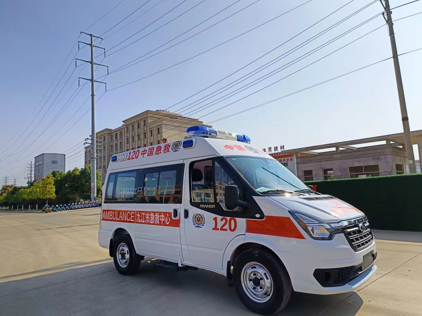 国六江铃福特V348短轴救护车图片