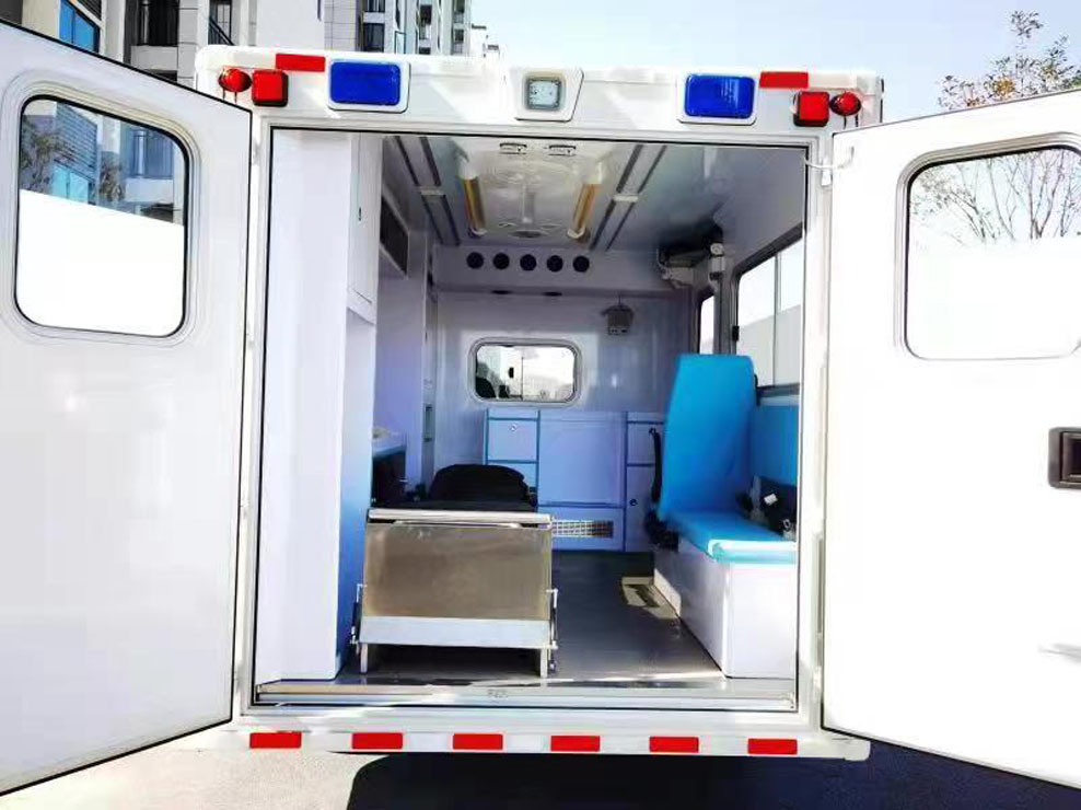 福特V362方舱救护车图片