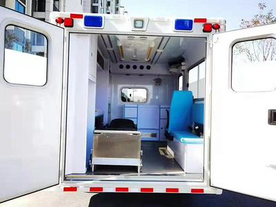 福特V362方舱救护车图片