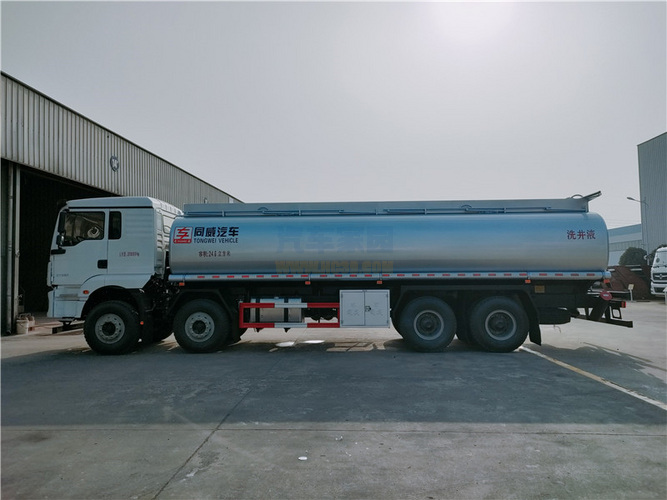 国六陕汽德龙前四后八24.6方供液车 20吨普通罐式车图片