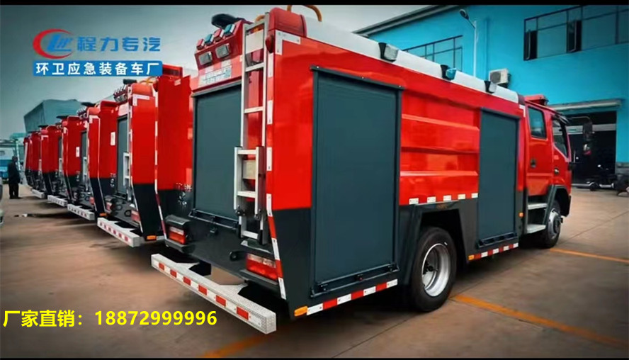 东风5吨泡沫消防车图片