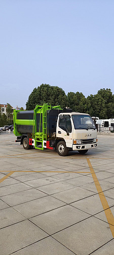 江淮7.5方侧装压缩垃圾车，厂家直销包送到家图片