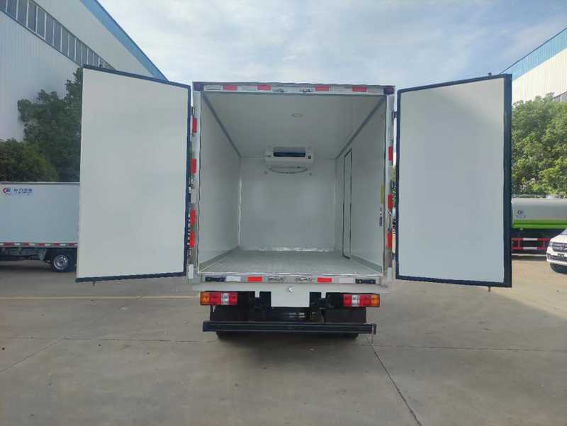 江西五十铃冷藏车（厢长4.1米）图片