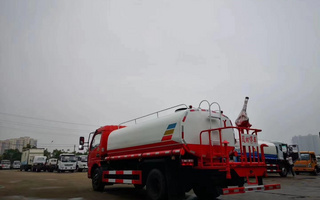 東風多利卡（國六）7.53立方米灑水車圖片