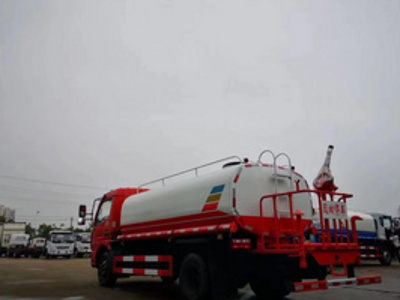 東風多利卡（國六）7.53立方米灑水車圖片