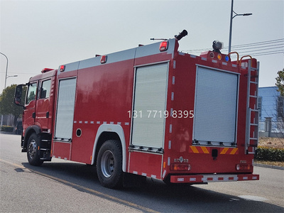 豪沃（8吨）泡沫消防车图片
