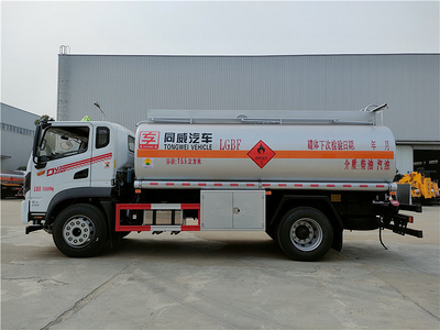 12吨油罐车厂家 东风华神DV3国六15.5方油罐车图片