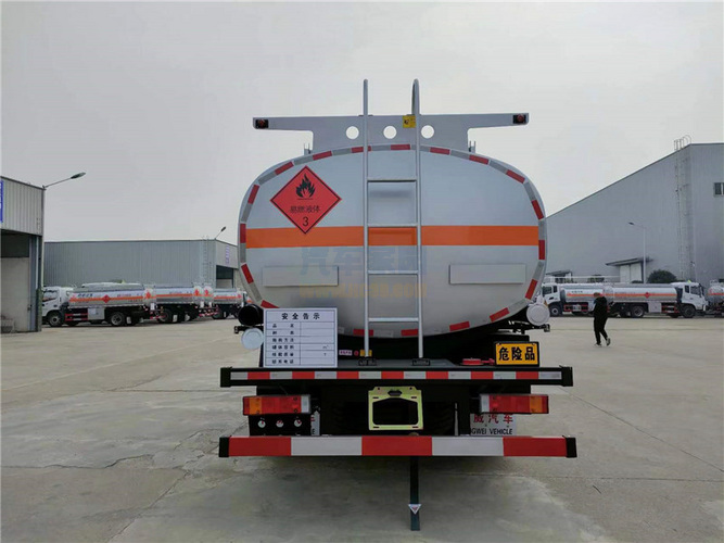 12吨油罐车厂家 东风华神DV3国六15.5方油罐车图片