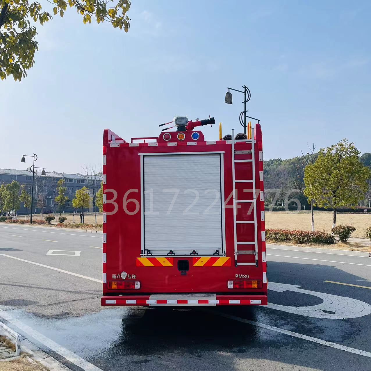 重汽豪沃8吨泡沫消防车图片