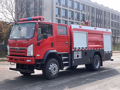 四驱三环水罐消防车（6吨）_高清图片
