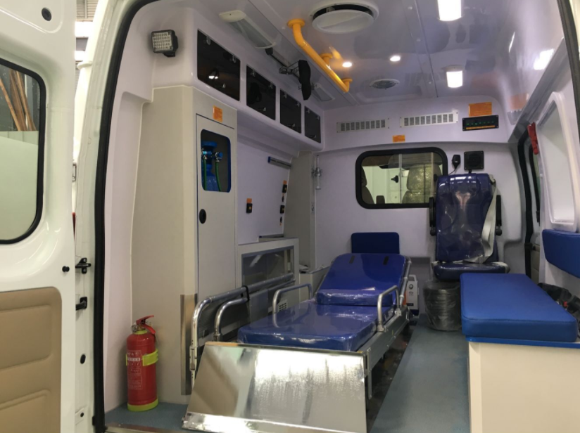福特V362中轴救护车图片 (14)